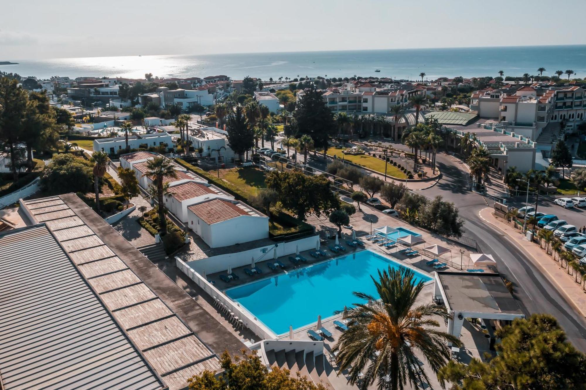 Hotell Aiora 3*